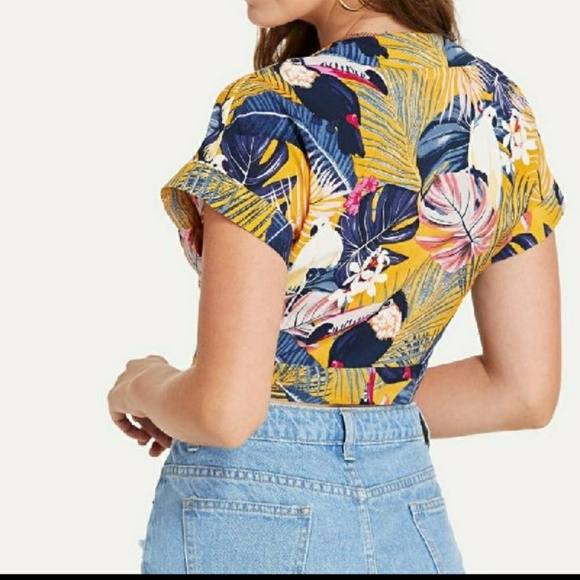 TROPICAL 😎 PARADISE  TIE CROP TOP - Picture 2 of 2